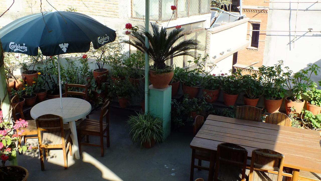 Hotel Dolphin กาฐมาณฑุ ภายนอก รูปภาพ