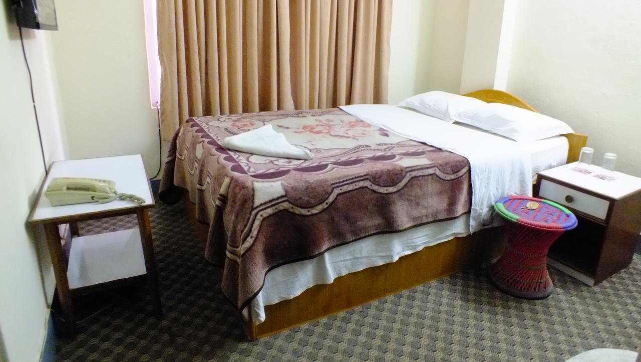 Hotel Dolphin กาฐมาณฑุ ภายนอก รูปภาพ
